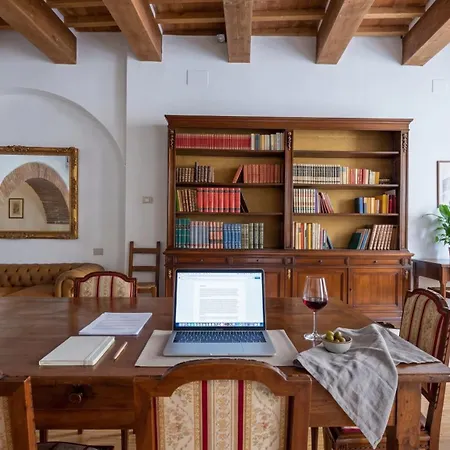 Elena Historic House Apartmán